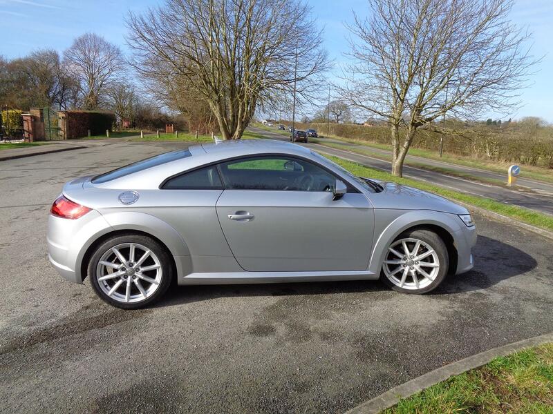 View AUDI TT 1.8 TFSI Sport